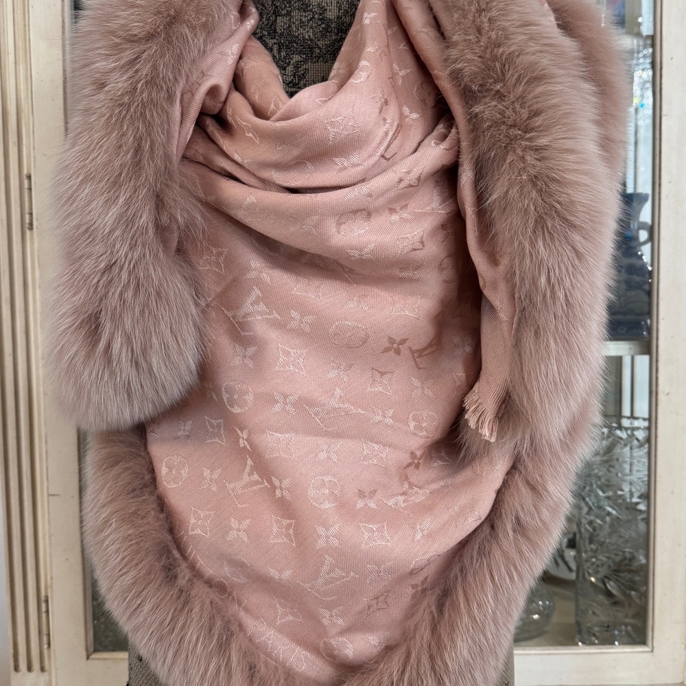 **SOLD** Louis Vuitton Pink Fur-Trimmed Scarf silk and wool LV Monogram